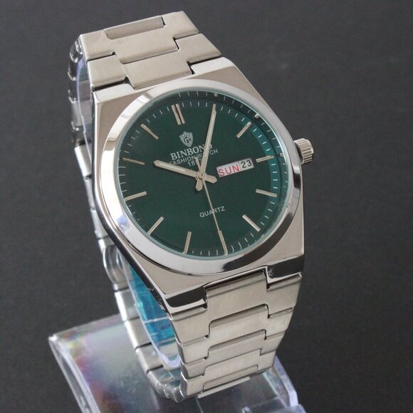 Men's Integrated Bracelet Sports Watch Stainless Steel Radiant Green Dial 40mm - Picture 2 of 13